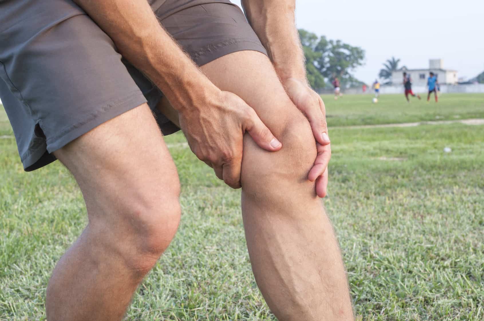 3 'Quick Fixes' You THINK Help Knee Pain - But Don't - Fotolia 67722990 Subscription Monthly M